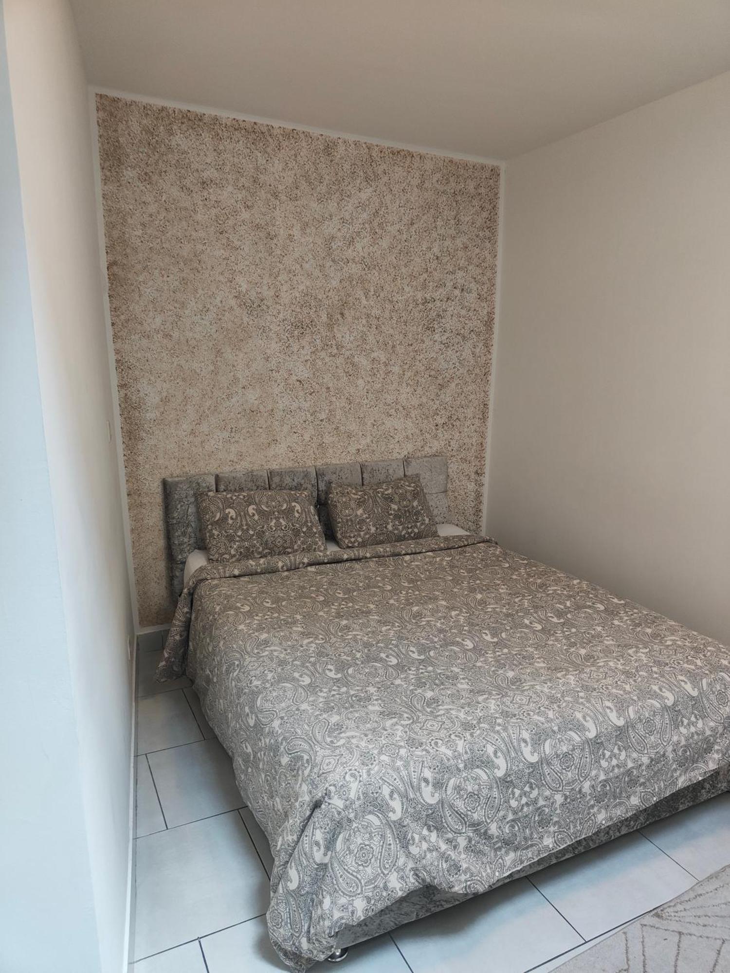 Bel Appartement Confortable Монс Экстерьер фото